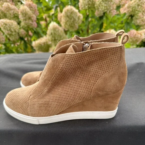 Linea Paolo Women's Felicia Tan Suede Perforated Side Zip Wedge Sneakers 9.5M - Picture 1 of 7